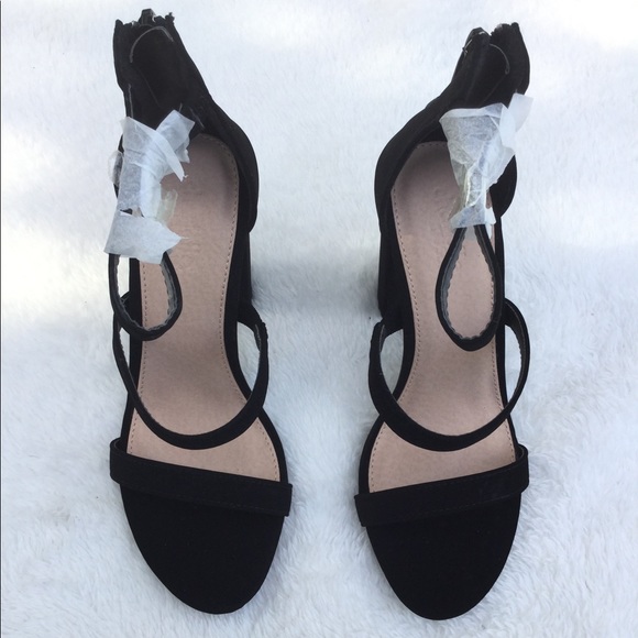 CHARLOTTE RUSSE BLACK CHUNKY HEEL STRAP UP HEELS - Picture 5 of 6